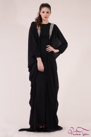  Elizabeth İşlemeli Siyah Elbise 
