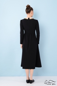  Alina Siyah Yaka İşlemeli Midi Elbise 
