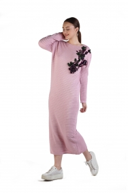  Cemre Pembe İşlemeli Triko Elbise 