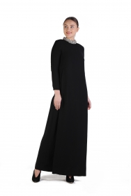  Sezen Siyah İşlemeli Krep Elbise 