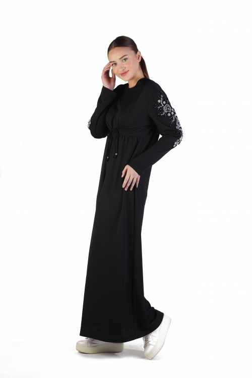  Nisan Siyah İşlemeli Elbise 
